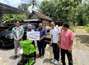 UMY Dukung Eduwisata Desa, Hibah Domba dan Mesin Pakan untuk Ngunut Kidul