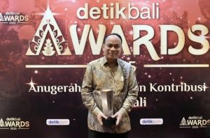 Menkop Budi Arie Setiadi Raih detikBali Awards 2025 Prestasi Bela Ekonomi Kerakyatan